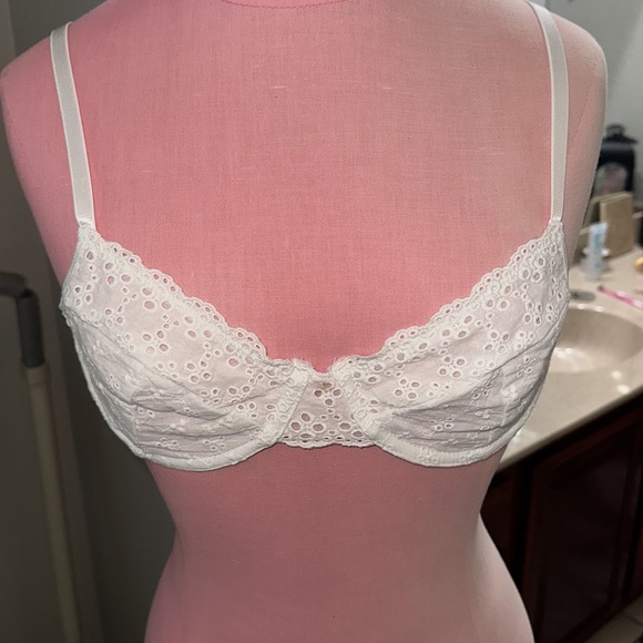Cute and Sexy Lacy Bra and Panty set NWOT - Picture 2 of 4